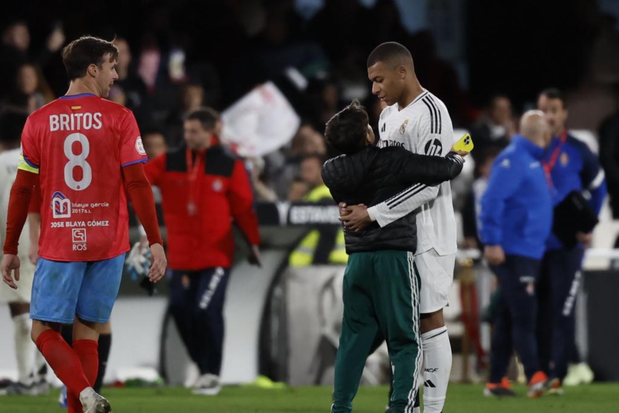 克为中心的 克为中心的